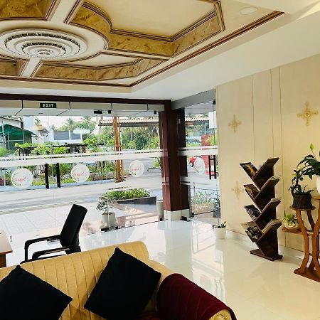 Hotel Seapark Kollam Buitenkant foto