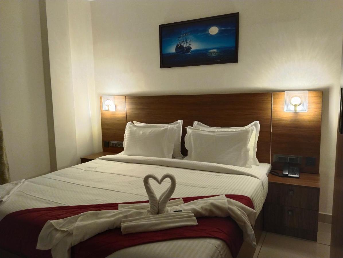 Hotel Seapark Kollam Buitenkant foto