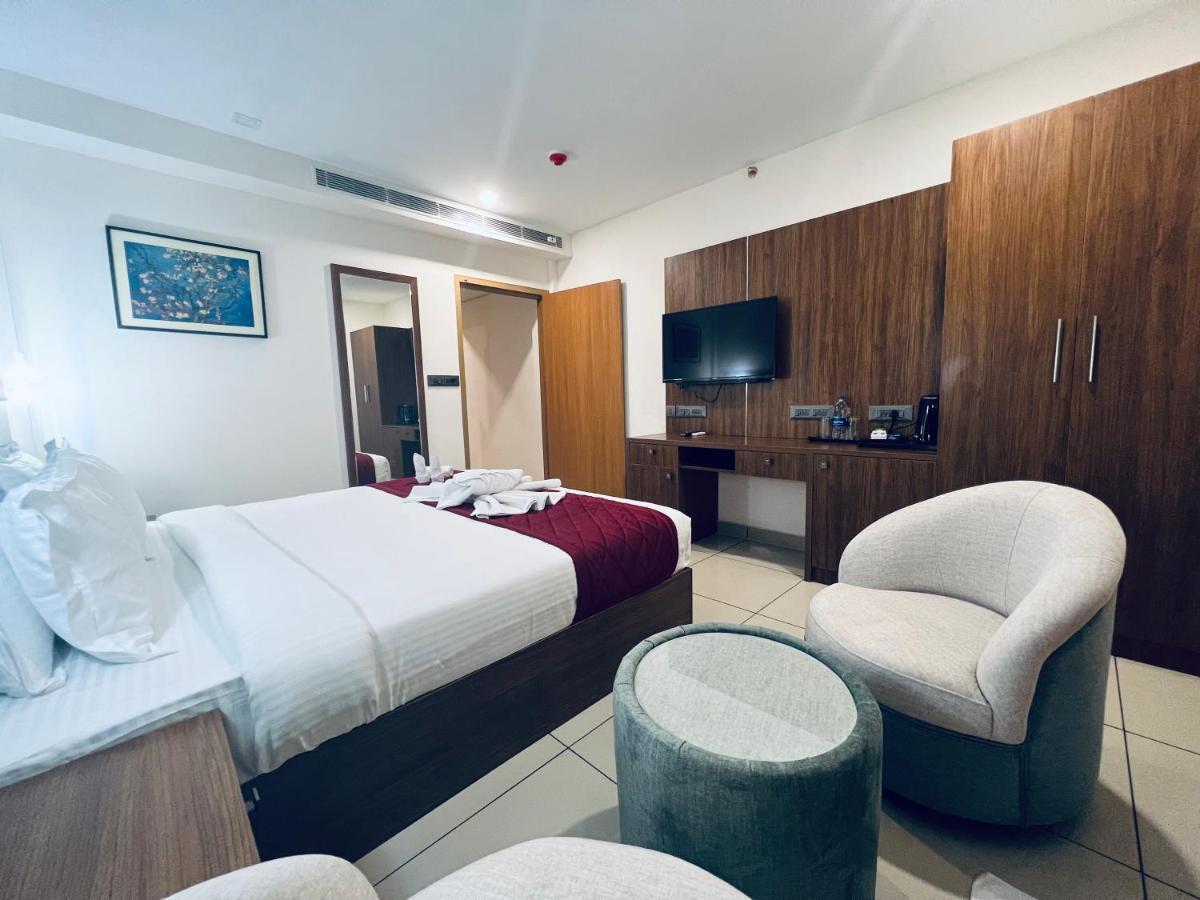 Hotel Seapark Kollam Buitenkant foto