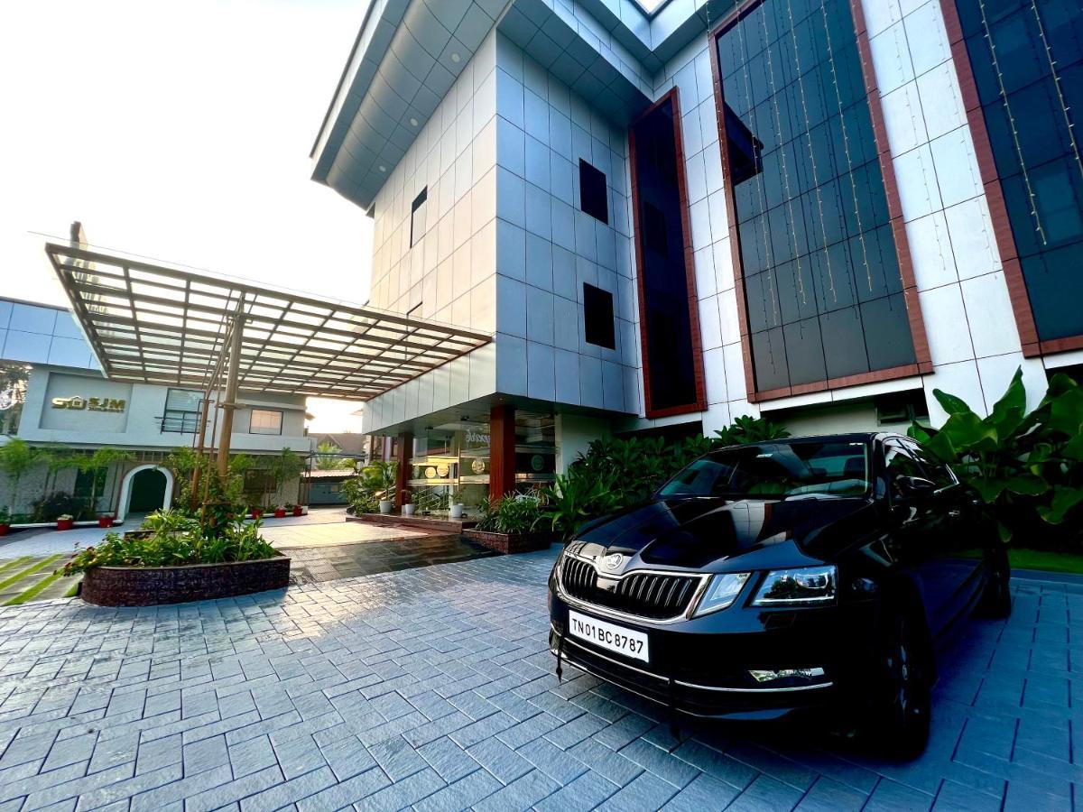 Hotel Seapark Kollam Buitenkant foto