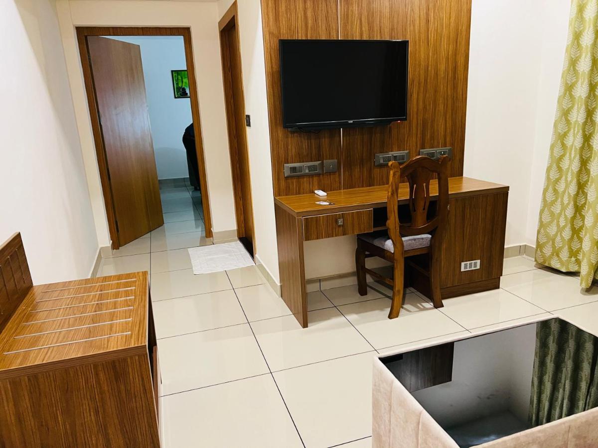 Hotel Seapark Kollam Buitenkant foto